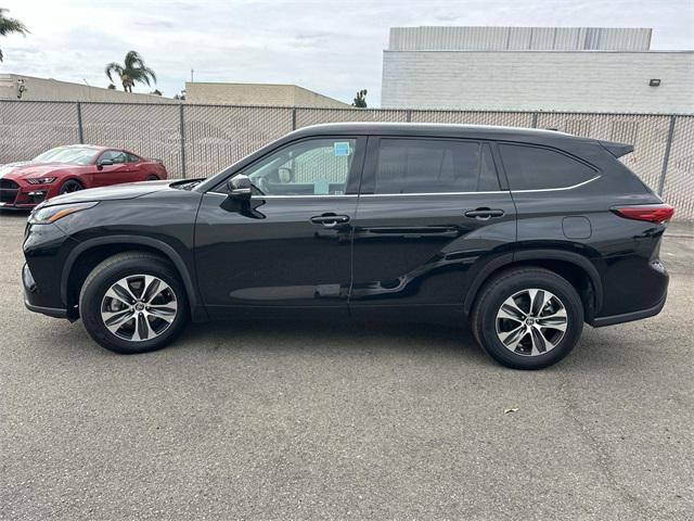 used 2022 Toyota Highlander car, priced at $30,630