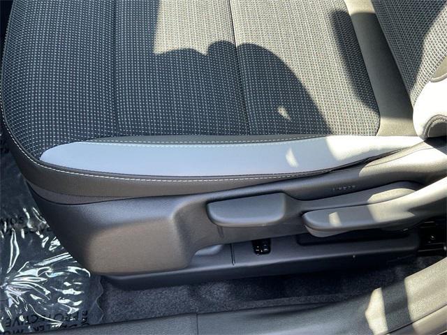 new 2025 Buick Envista car, priced at $26,007