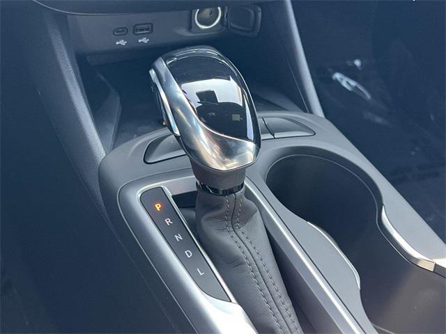 new 2025 Buick Envista car, priced at $26,007