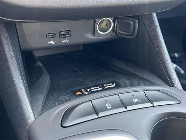 new 2025 Buick Envista car, priced at $26,007