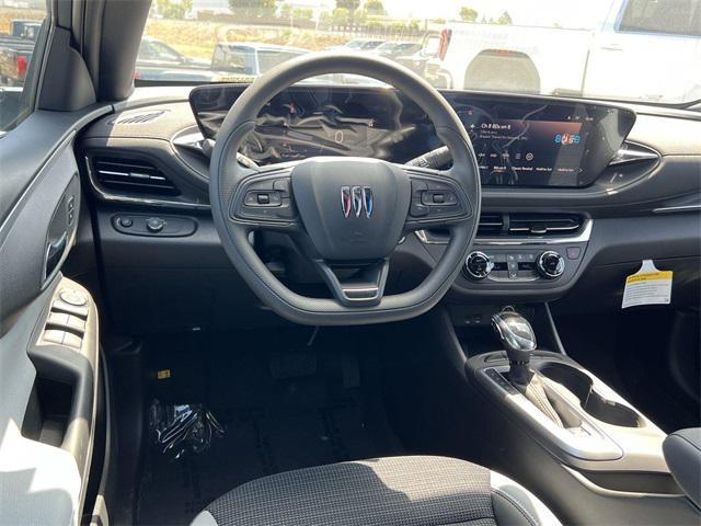 new 2025 Buick Envista car, priced at $22,713