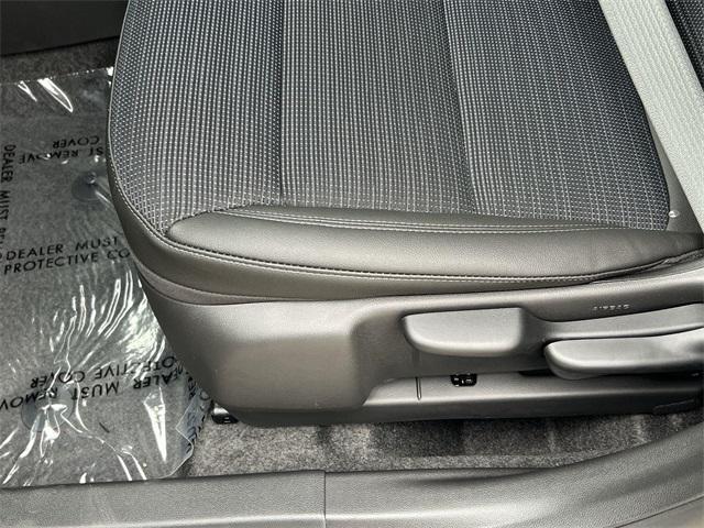 new 2025 Buick Envista car, priced at $25,452