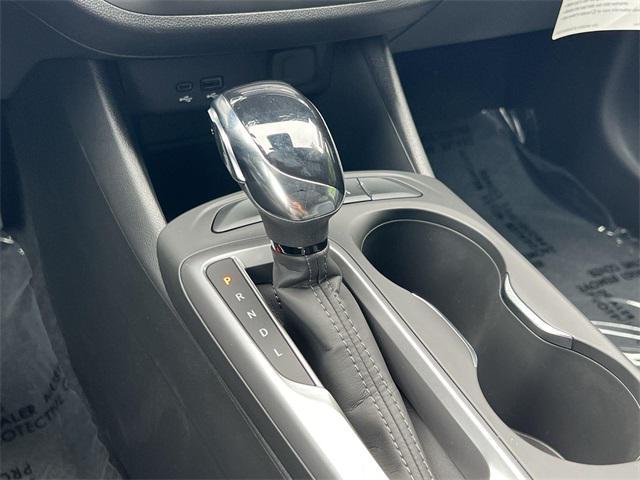 new 2025 Buick Envista car, priced at $25,452