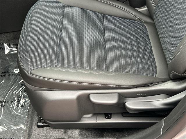 new 2025 Buick Envista car, priced at $22,201