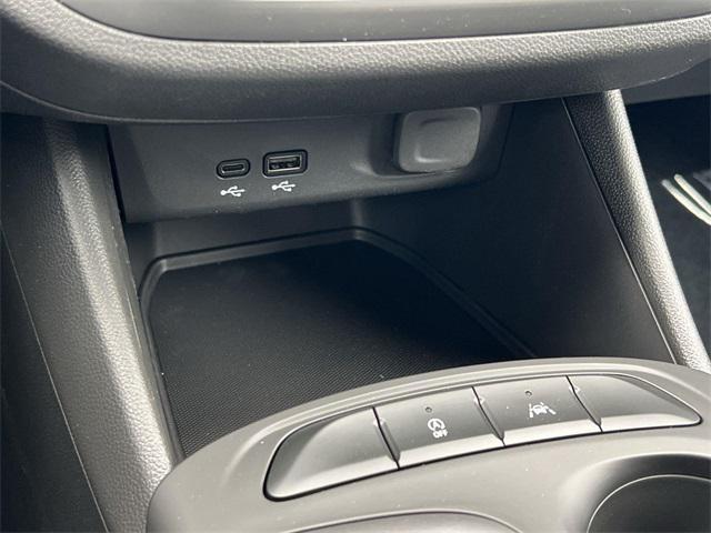 new 2025 Buick Envista car, priced at $22,201