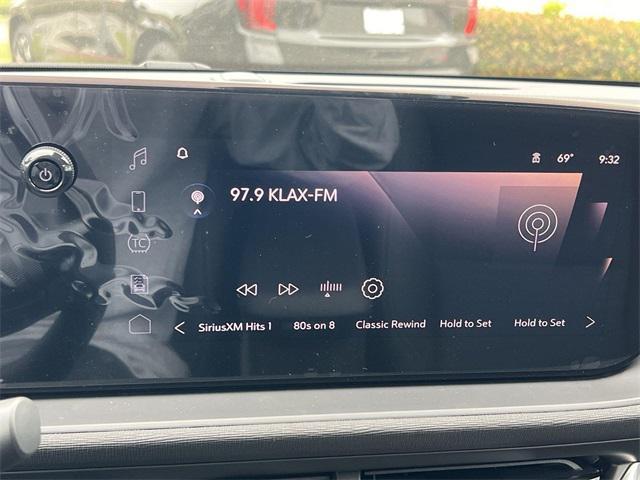 new 2025 Buick Envista car, priced at $22,201