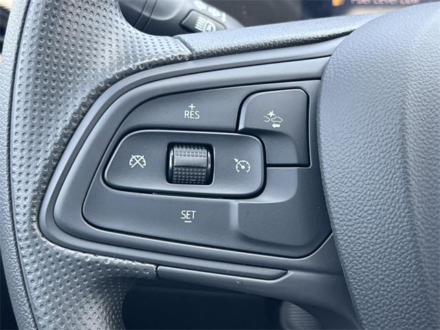 new 2025 Buick Envista car, priced at $22,287