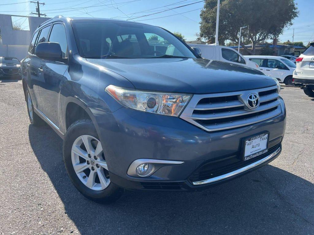 used 2013 Toyota Highlander car, priced at $13,495