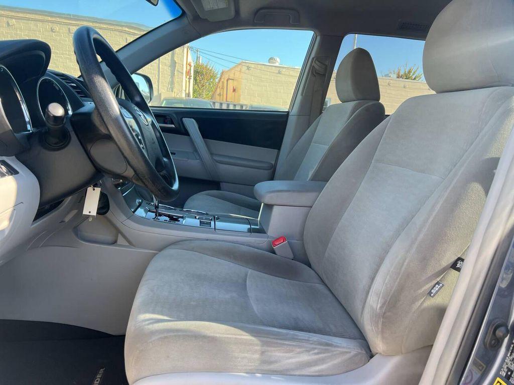 used 2013 Toyota Highlander car, priced at $13,495