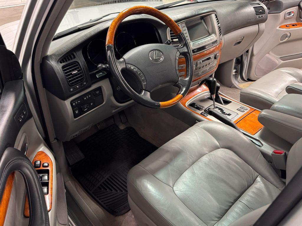 used 2007 Lexus LX 470 car, priced at $33,995