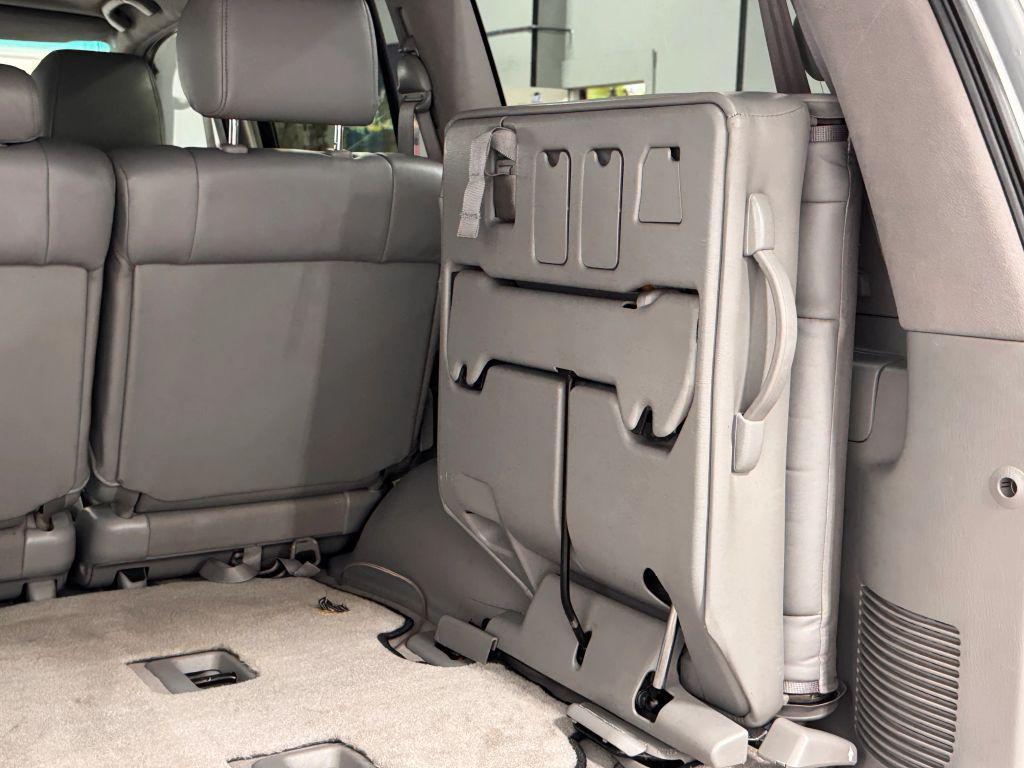 used 2007 Lexus LX 470 car, priced at $33,995