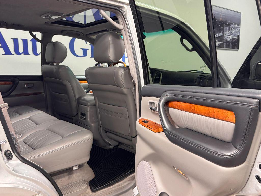 used 2007 Lexus LX 470 car, priced at $33,995