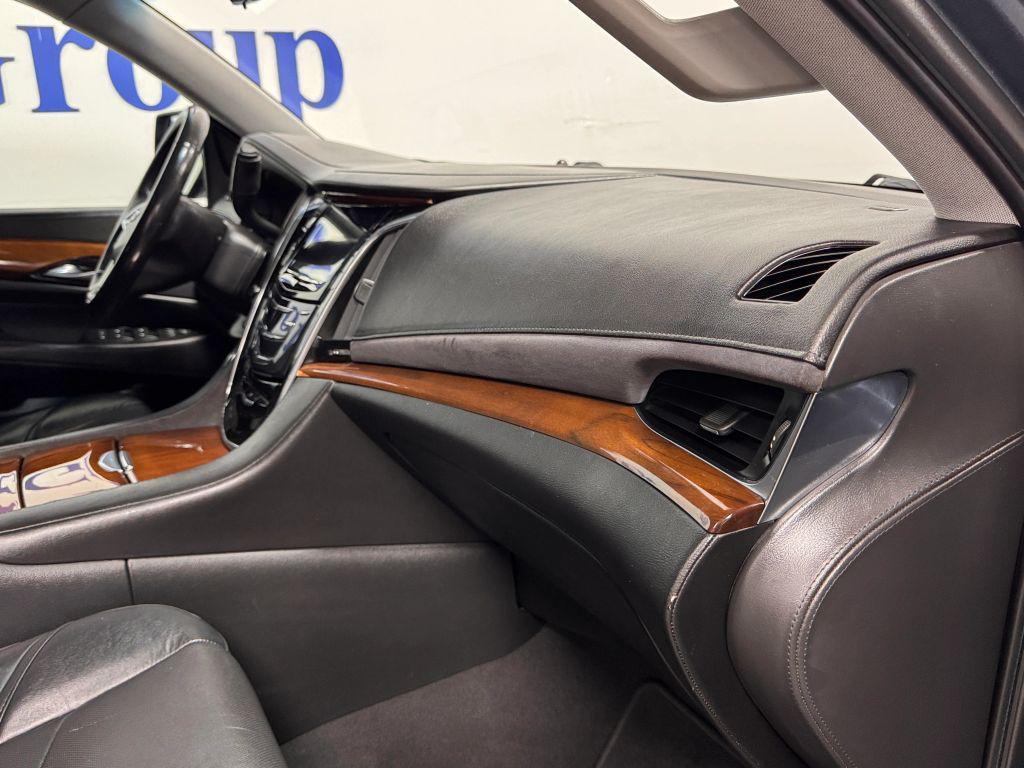 used 2019 Cadillac Escalade ESV car, priced at $38,995