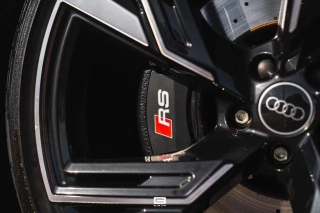 used 2023 Audi RS 6 Avant car