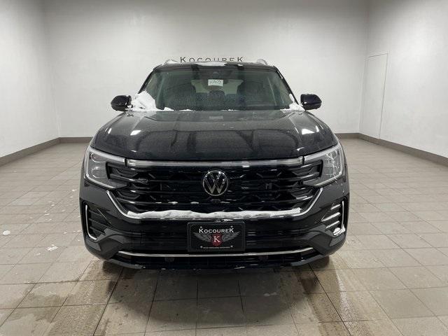 new 2025 Volkswagen Atlas car, priced at $52,601