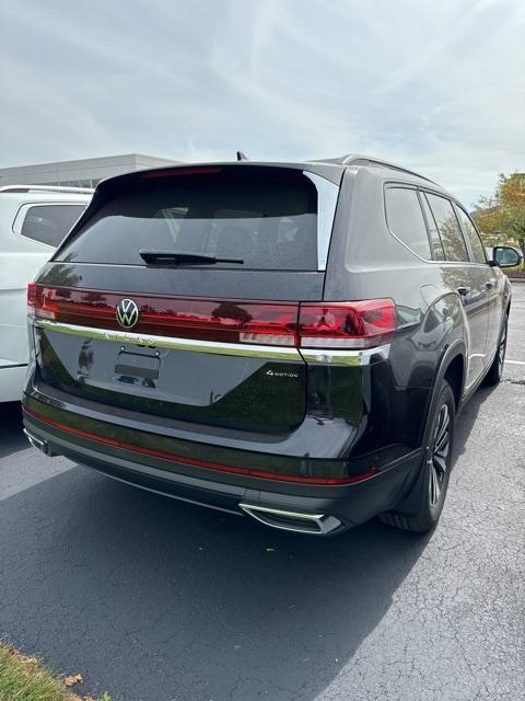 new 2024 Volkswagen Atlas car, priced at $37,958