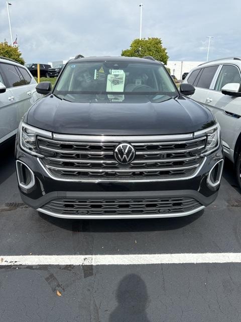 new 2024 Volkswagen Atlas car, priced at $37,958