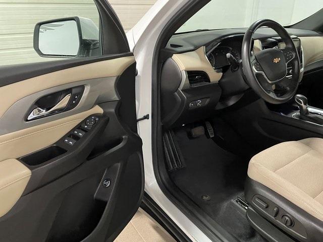 used 2022 Chevrolet Traverse car, priced at $30,771