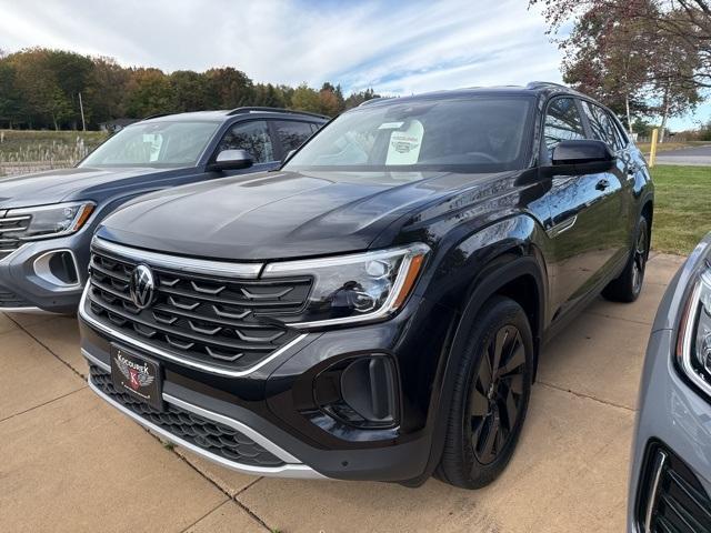 new 2024 Volkswagen Atlas Cross Sport car, priced at $42,162