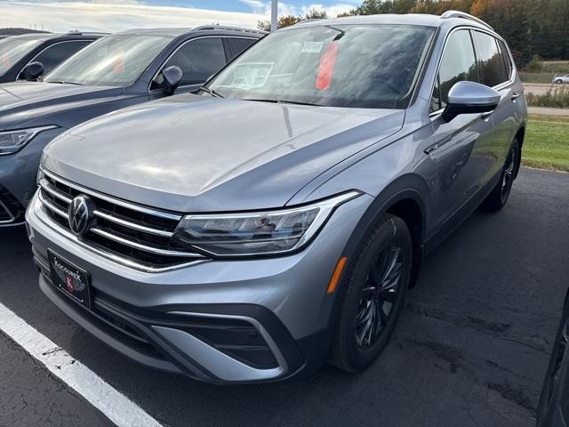 new 2024 Volkswagen Tiguan car, priced at $32,947