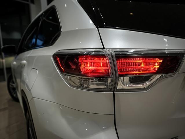 used 2016 Toyota Highlander car, priced at $20,995