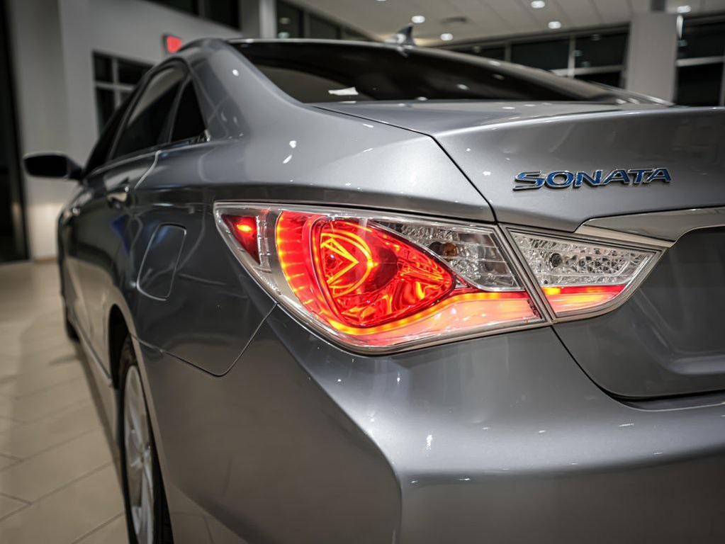 used 2015 Hyundai Sonata Hybrid car, priced at $7,950