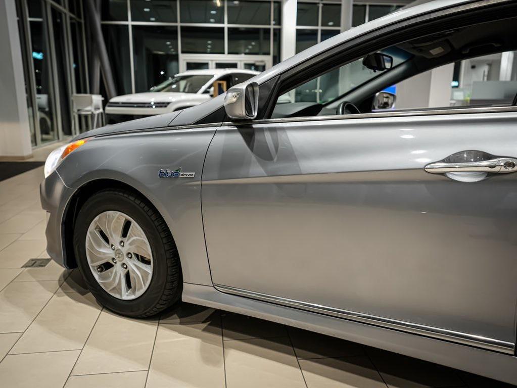 used 2015 Hyundai Sonata Hybrid car, priced at $7,950
