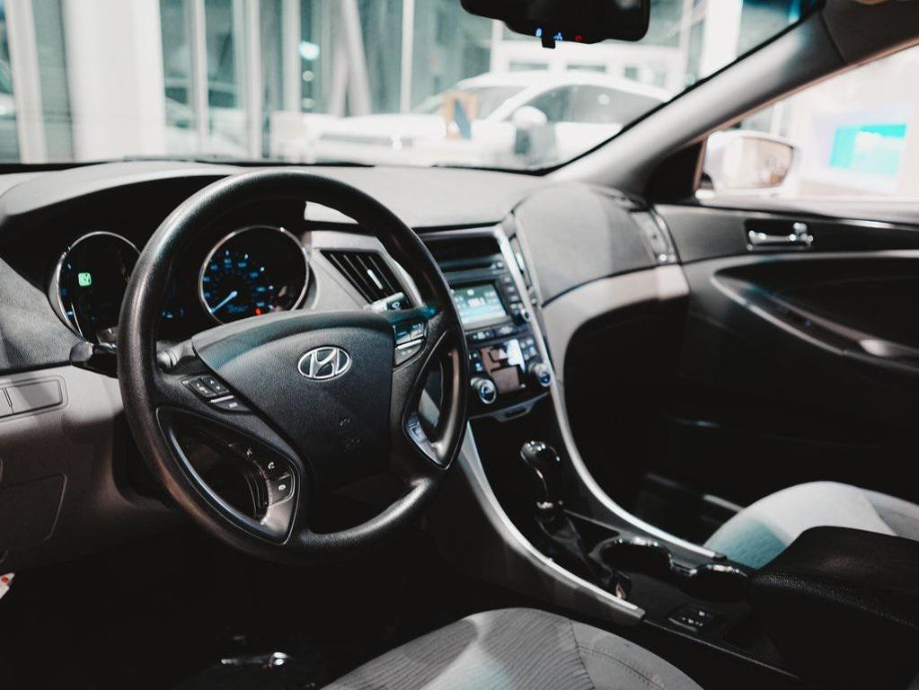 used 2015 Hyundai Sonata Hybrid car, priced at $7,950