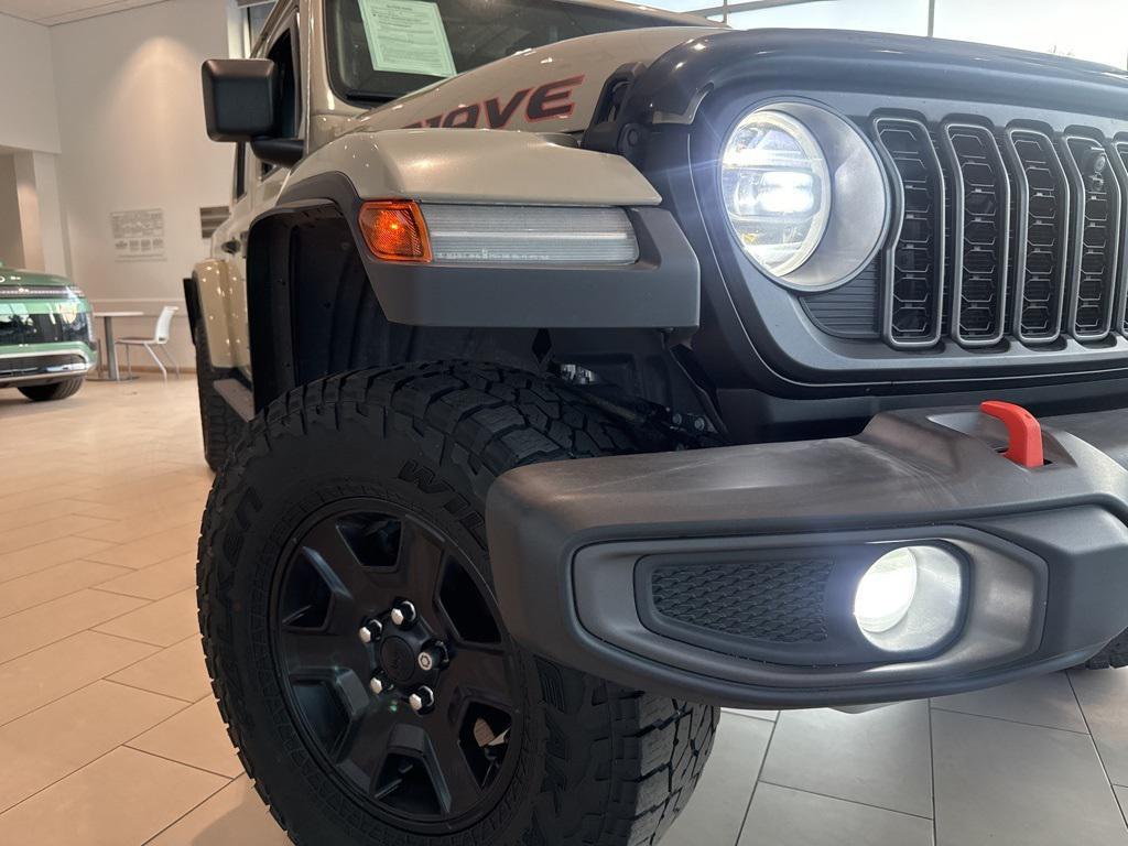 used 2022 Jeep Gladiator car, priced at $37,900