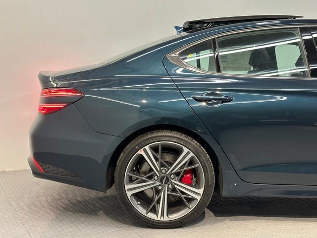 new 2024 Genesis G70 car