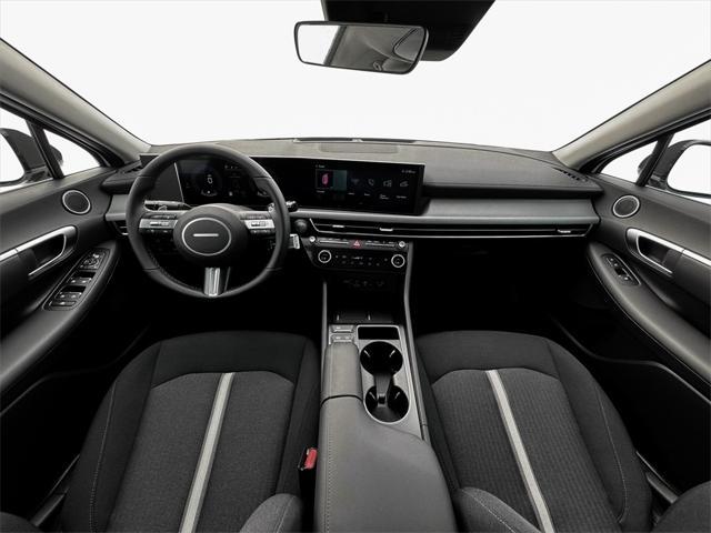 new 2025 Hyundai Sonata Hybrid car, priced at $31,733