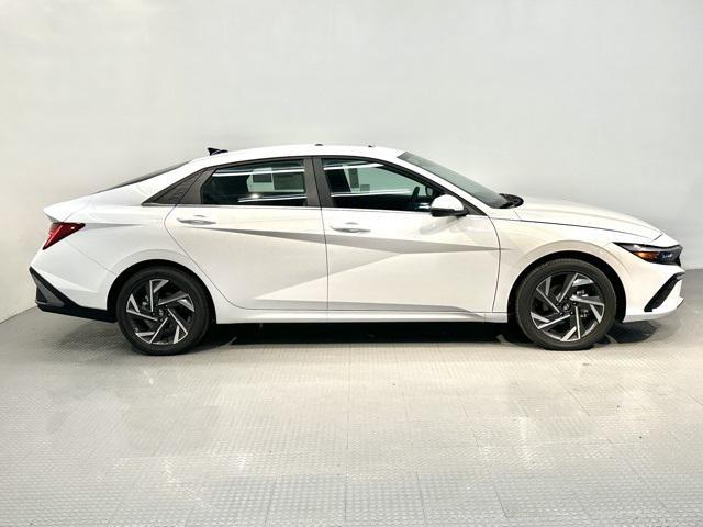 new 2024 Hyundai Elantra car, priced at $29,865