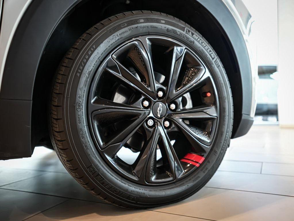 used 2023 Chevrolet Bolt EUV car, priced at $20,000