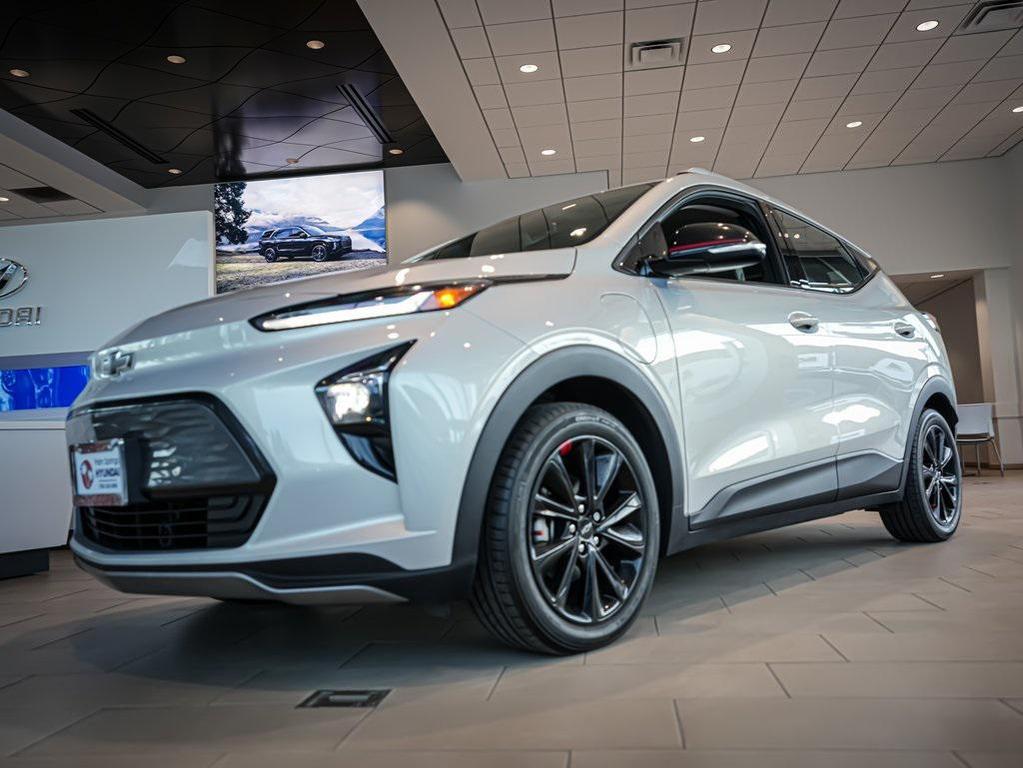 used 2023 Chevrolet Bolt EUV car, priced at $20,000