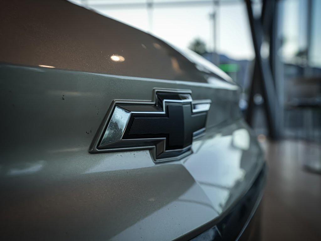 used 2023 Chevrolet Bolt EUV car, priced at $20,000