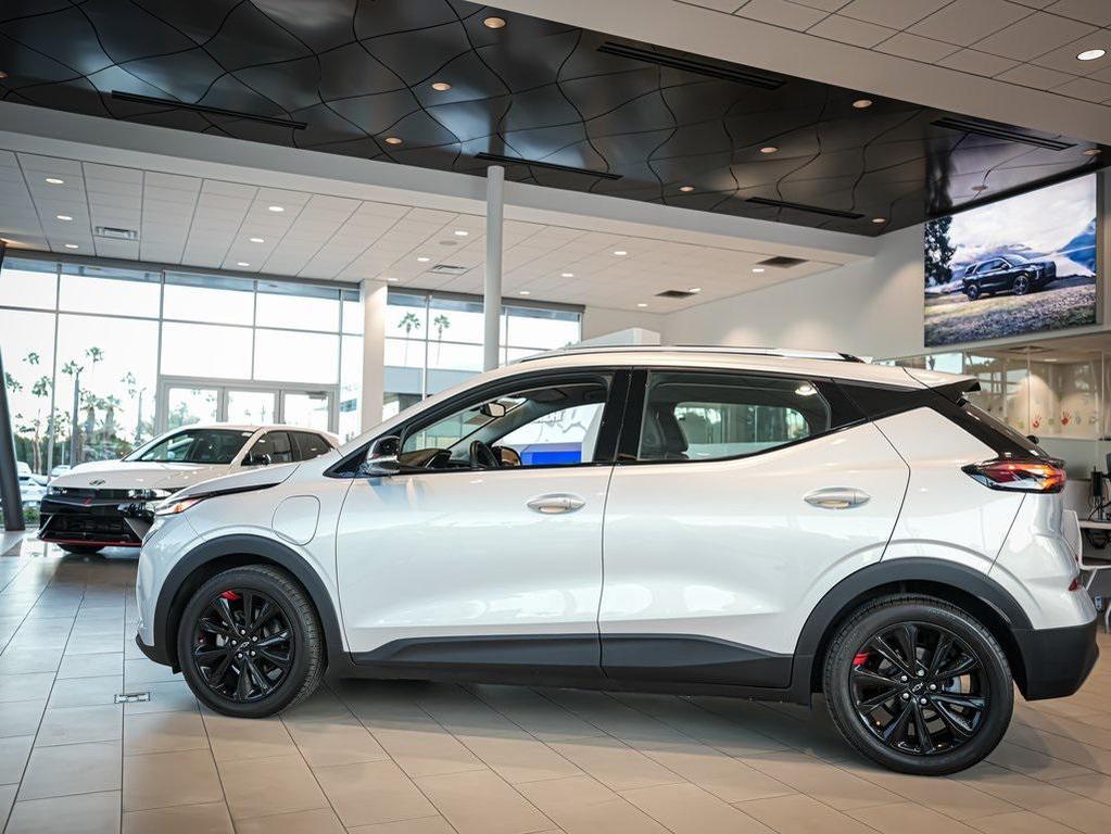 used 2023 Chevrolet Bolt EUV car, priced at $20,000