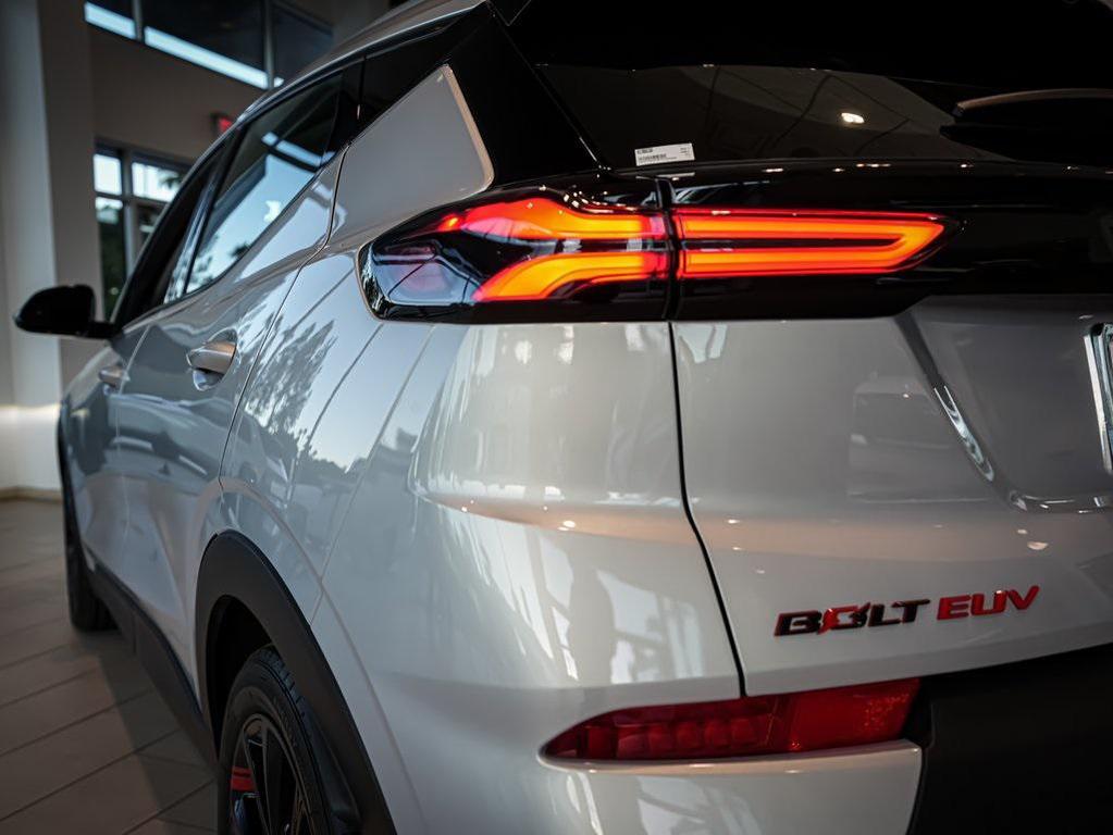 used 2023 Chevrolet Bolt EUV car, priced at $20,000