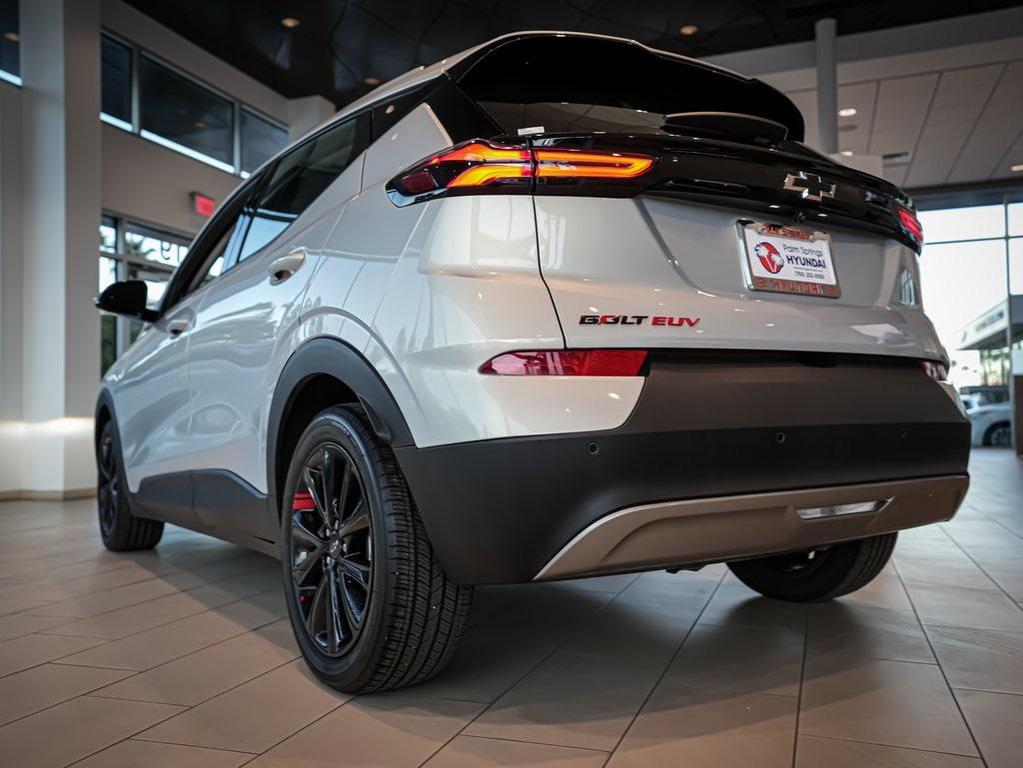 used 2023 Chevrolet Bolt EUV car, priced at $20,000