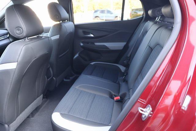 new 2025 Buick Envista car, priced at $26,880