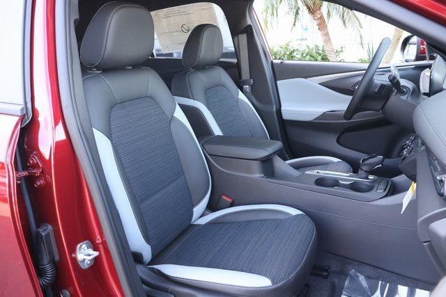 new 2025 Buick Envista car, priced at $26,880