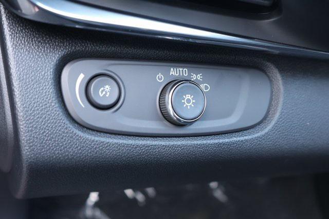 new 2025 Buick Envista car, priced at $26,880