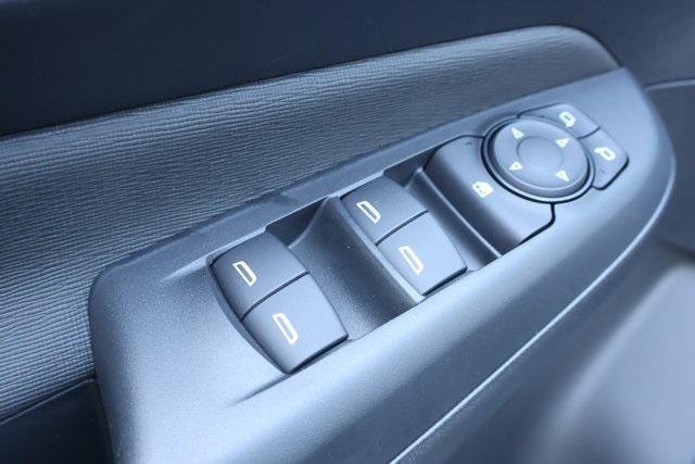 new 2025 Buick Envista car, priced at $26,185