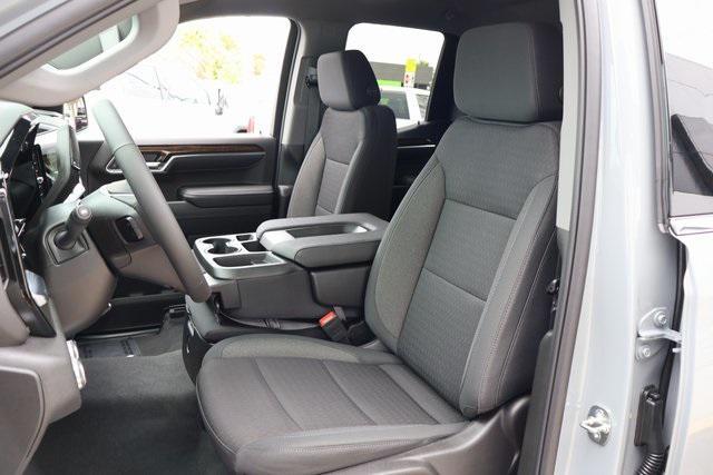 new 2024 GMC Sierra 1500 car, priced at $44,000