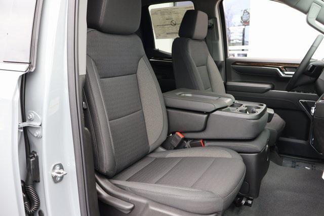new 2024 GMC Sierra 1500 car, priced at $44,000