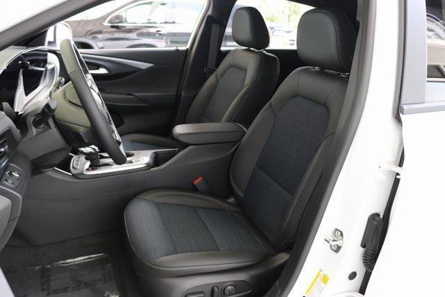 new 2025 Buick Envista car, priced at $26,190