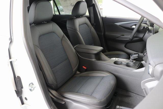new 2025 Buick Envista car, priced at $26,190