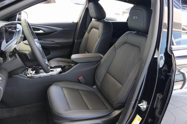 new 2025 Buick Envista car, priced at $29,770