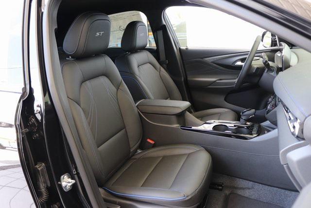 new 2025 Buick Envista car, priced at $29,770