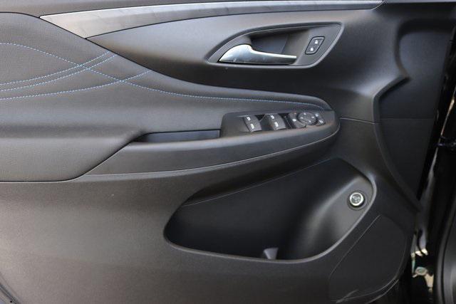 new 2025 Buick Envista car, priced at $29,770