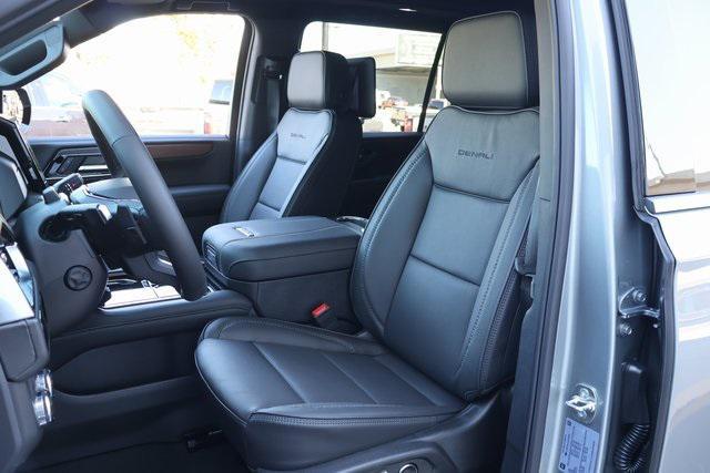 new 2025 GMC Yukon XL car, priced at $98,469